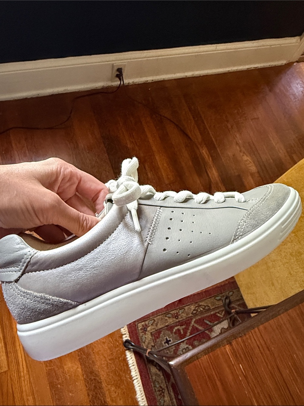 Ecco Women’s Grey Lace-Up Leather Sneakers